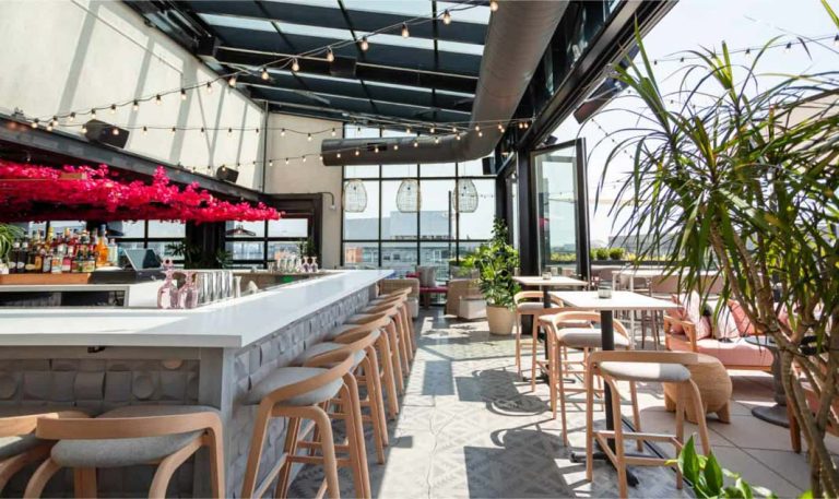 Lucha Rosa Rooftop Bar @MoxyDC featured image